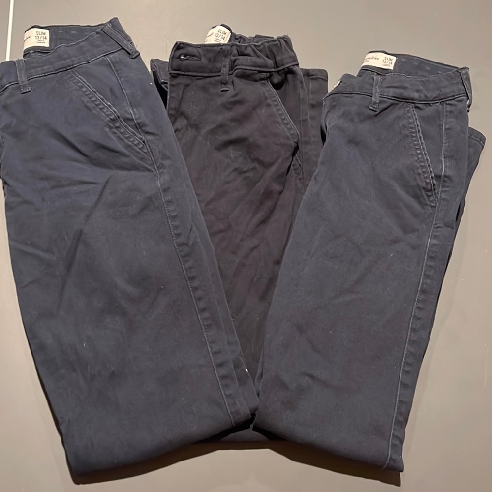 3 pair of girls Abercrombie uniform pants size 13/14 slim